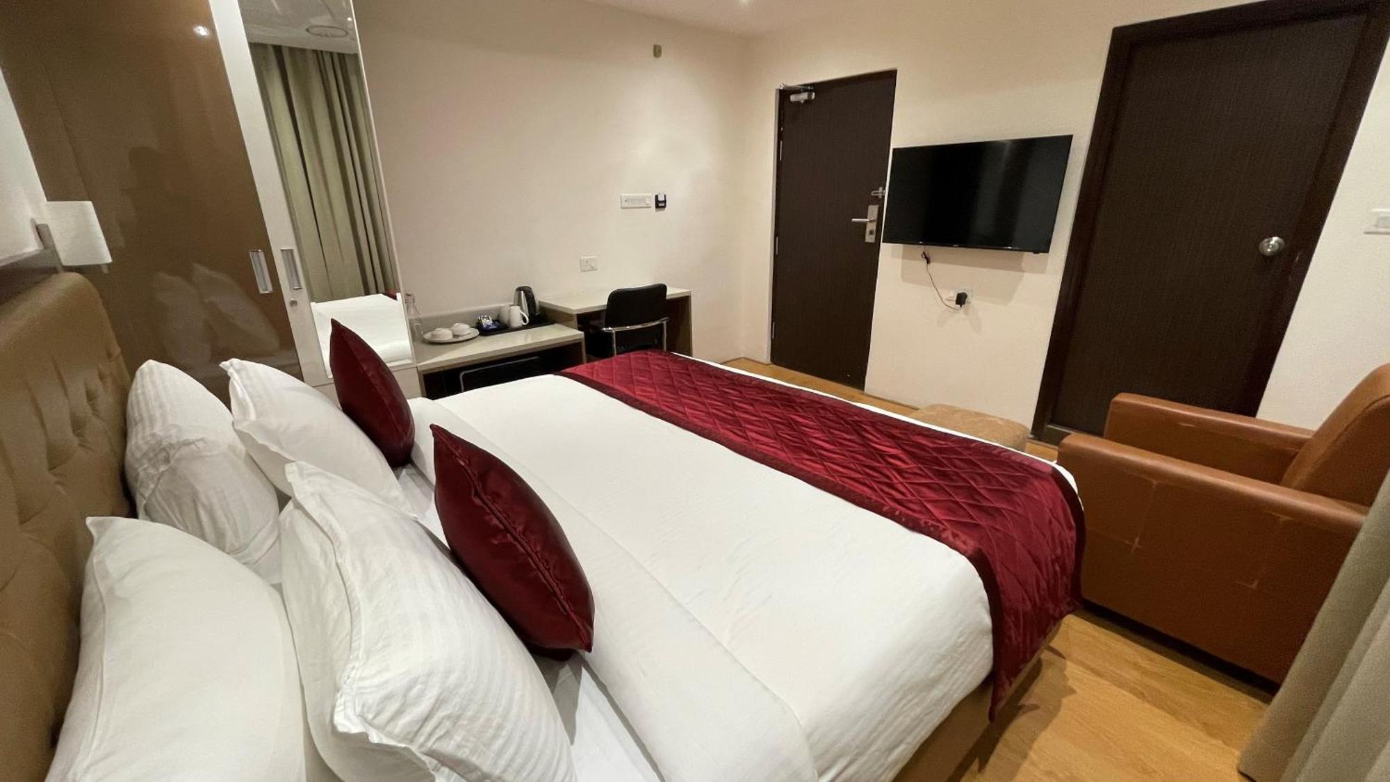 Hotel Silver Cle ไฮเดอราบัด ภายนอก รูปภาพ